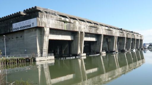 La Base sous-marine et le bassin des Lumières